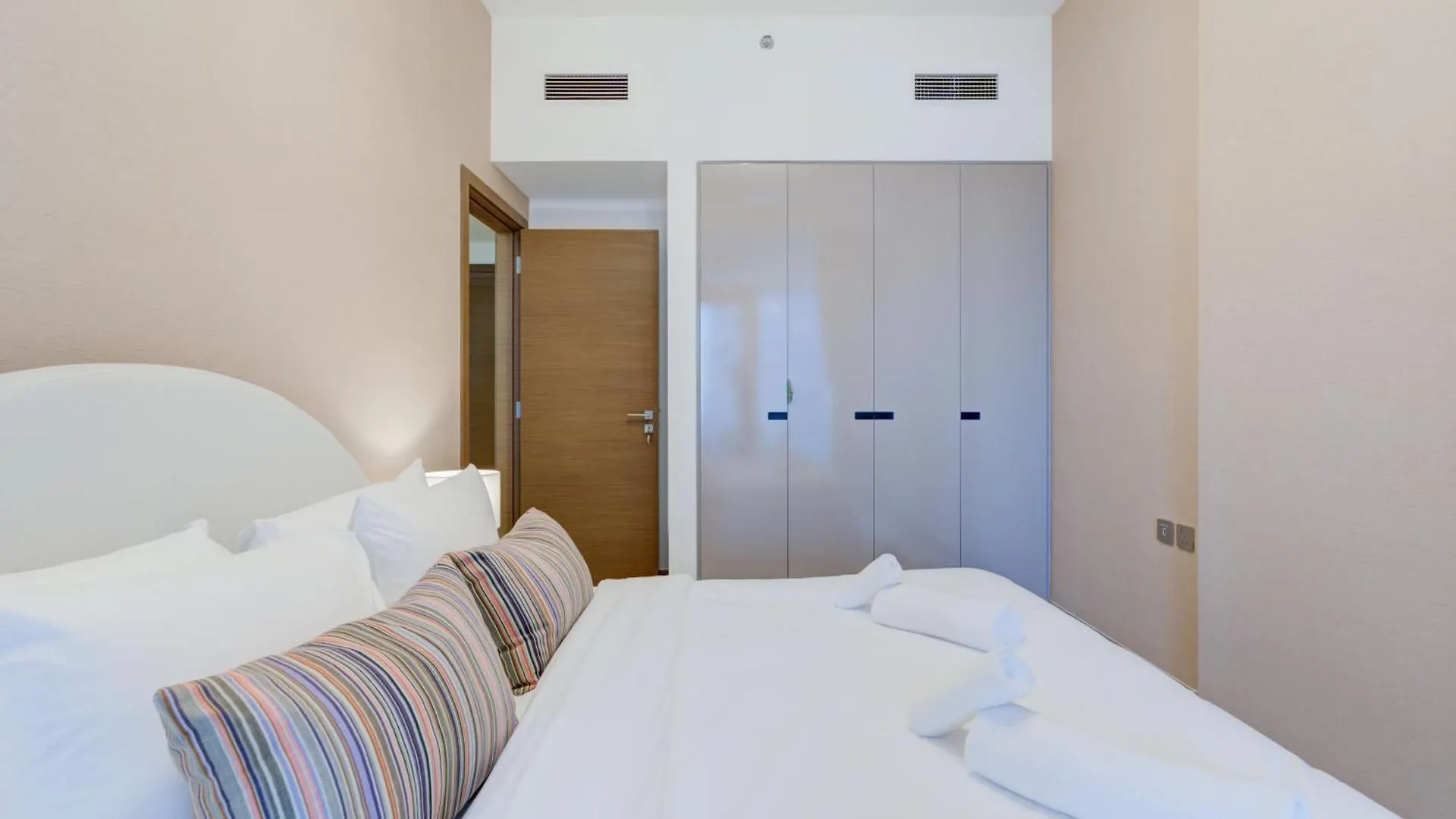 Luxury 1 Bedroom Apartment In Urban Oasis By Missoni Dubai