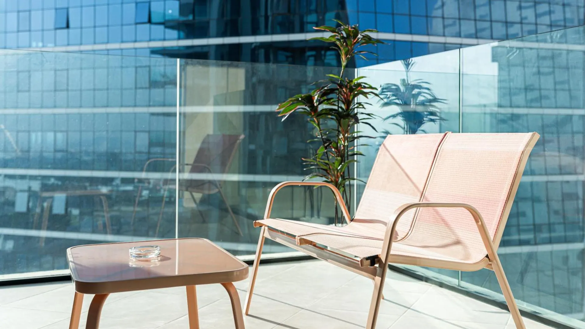 Luxury 1 Bedroom Apartment In Urban Oasis By Missoni Dubaj